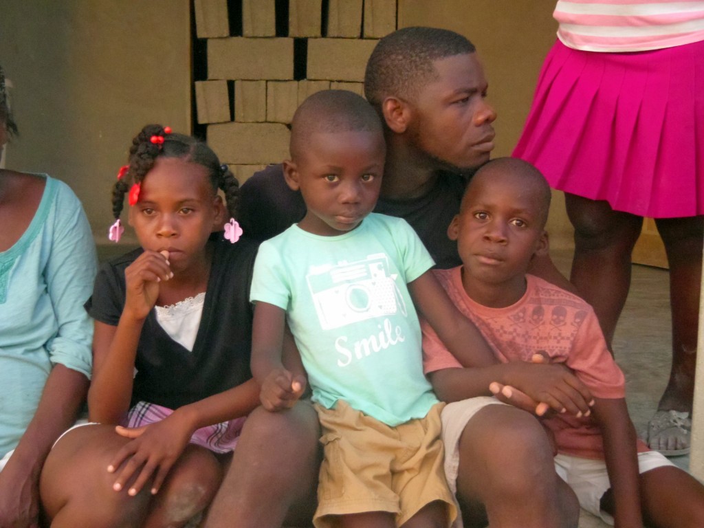 Dieune (ASHOG member and my interpretor) with the children